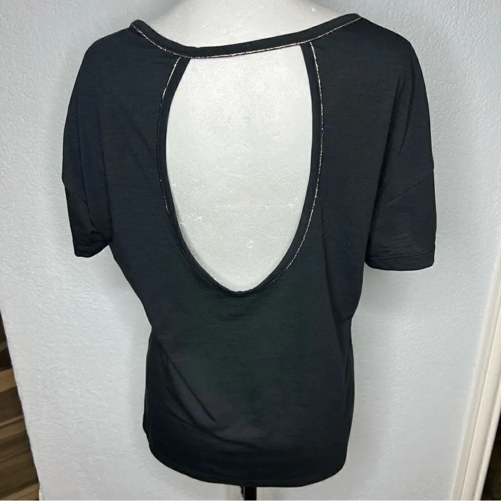 New! Nike Black/Dk Smoke Grey Yoga Dri-FIT Metallic Trim Women’s Top Sz Medium